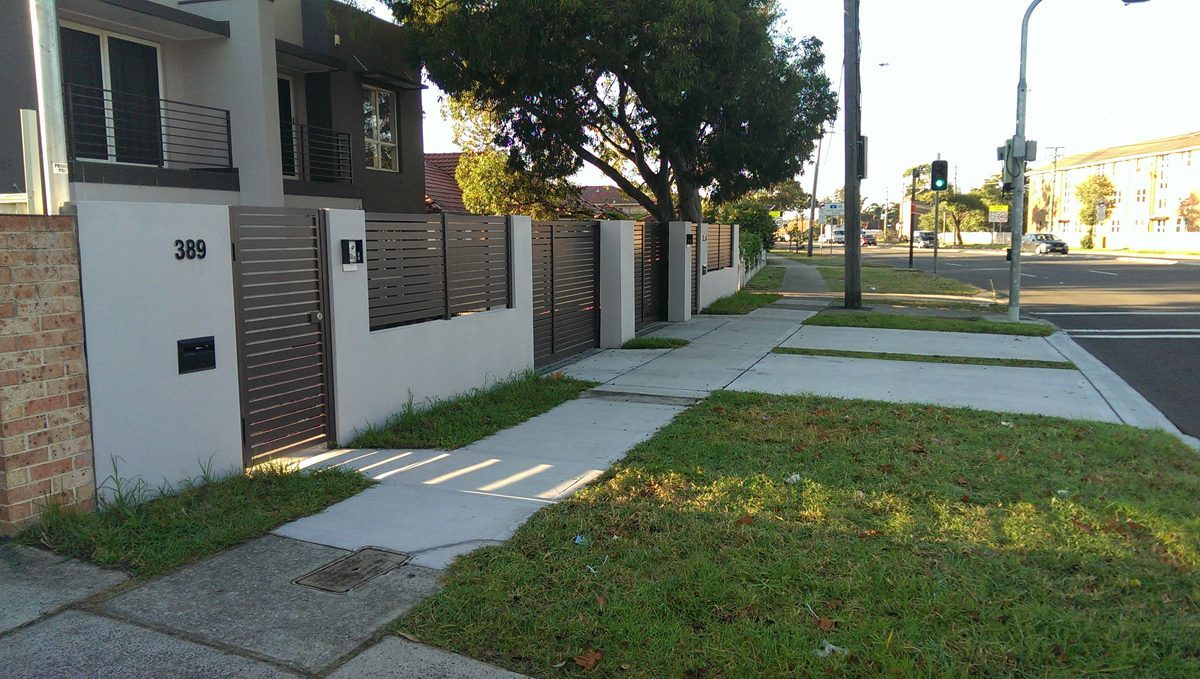 Sliding driveway gates with aluminium slats, Sydney